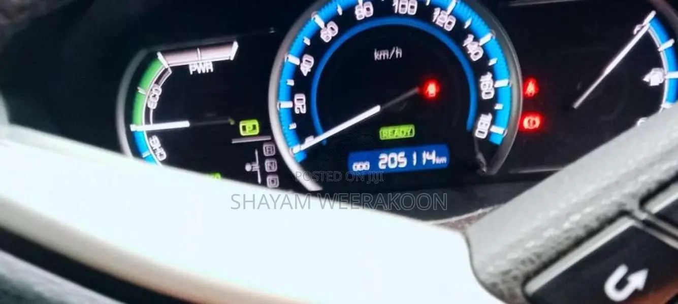 Toyota Voxy 2015 Van (Used)