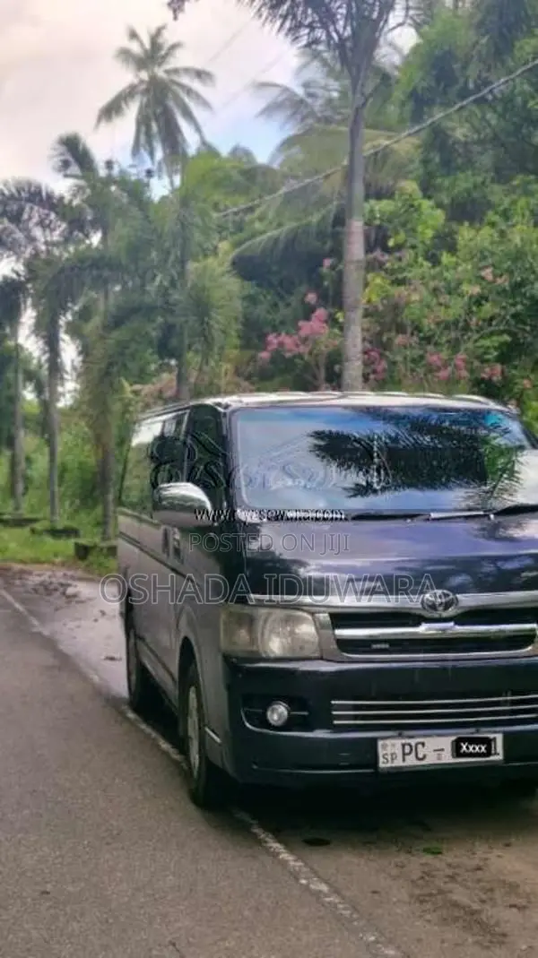 Toyota KDH 200 Super Gl 2006 Van (Used)