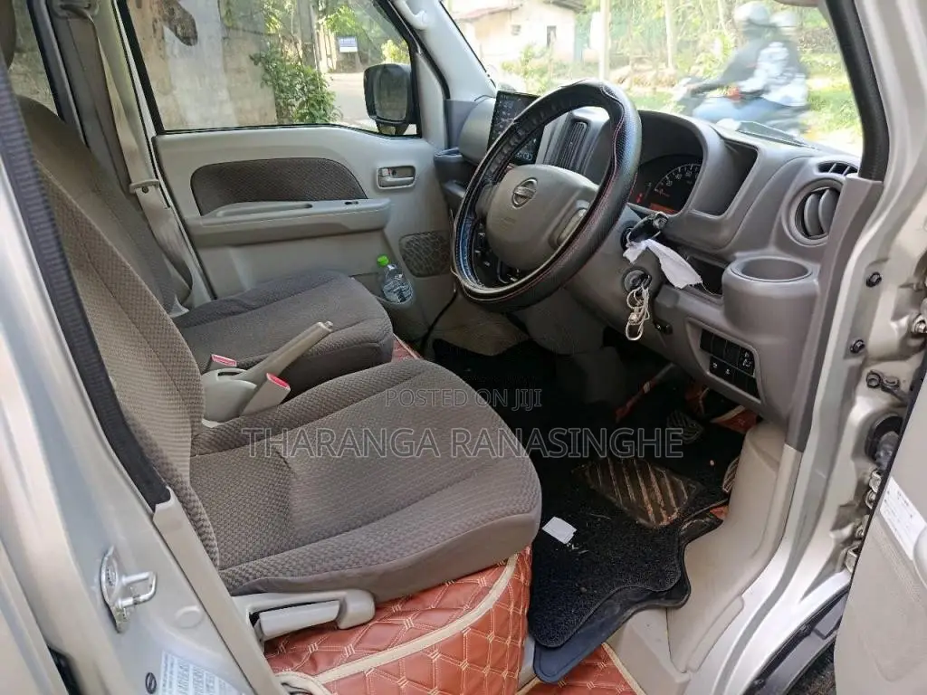 Nissan NV100 2015 Van (Used)