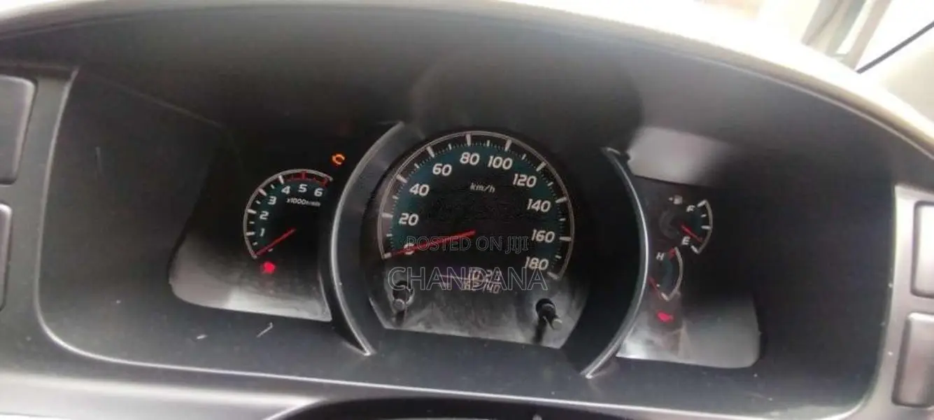 Toyota KDH 2011 Van (Used)