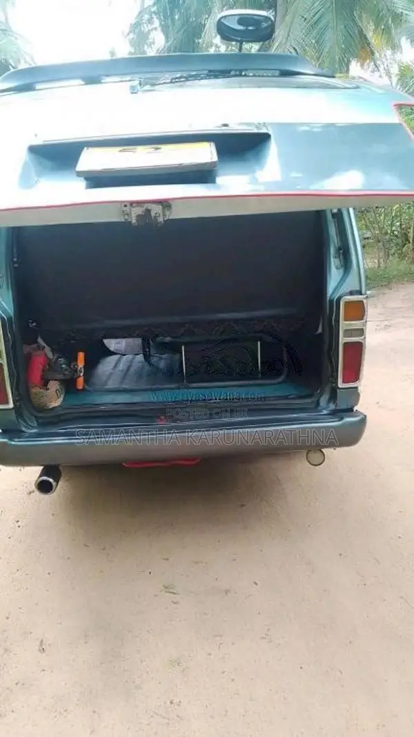 Toyota Shell 61 1988 Van (Used)