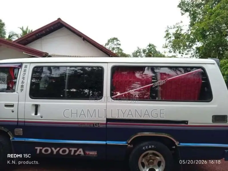 Toyota Shell 1988 Van (Used)