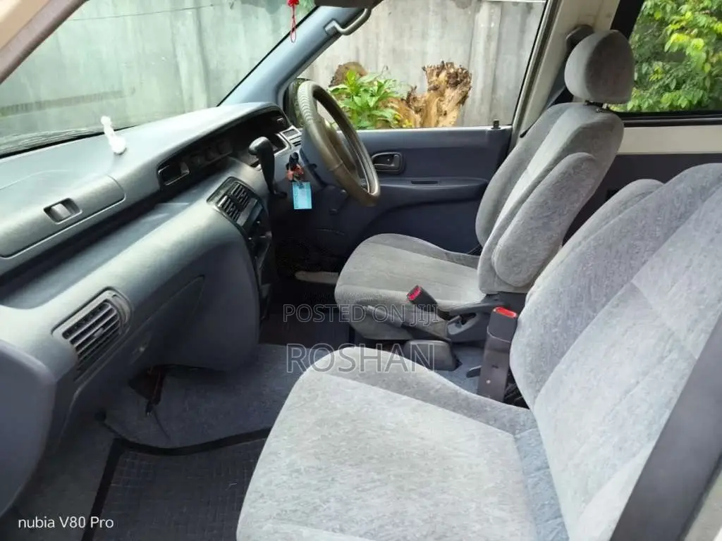 Toyota Noah 1997 Van (Used)