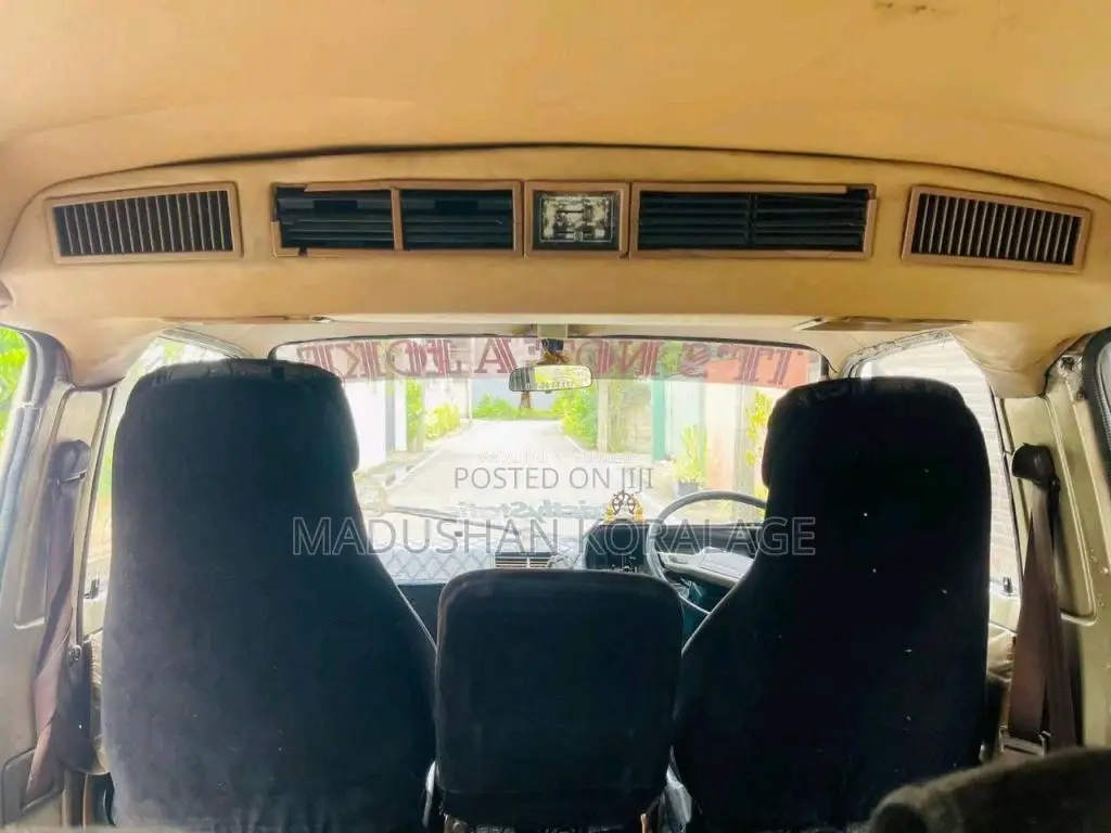 Toyota Shell 1991 Van (Used)