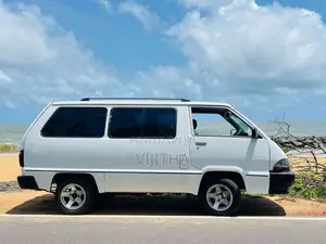 Toyota CR27 1989 Van (Used)