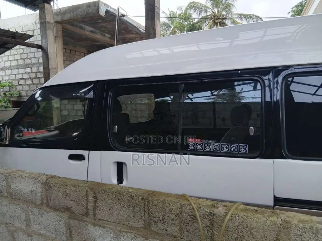 Toyota Dolphin High Roof 2008 Van (Used)