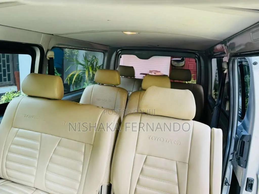 Toyota KDH 2016 Van (Used)