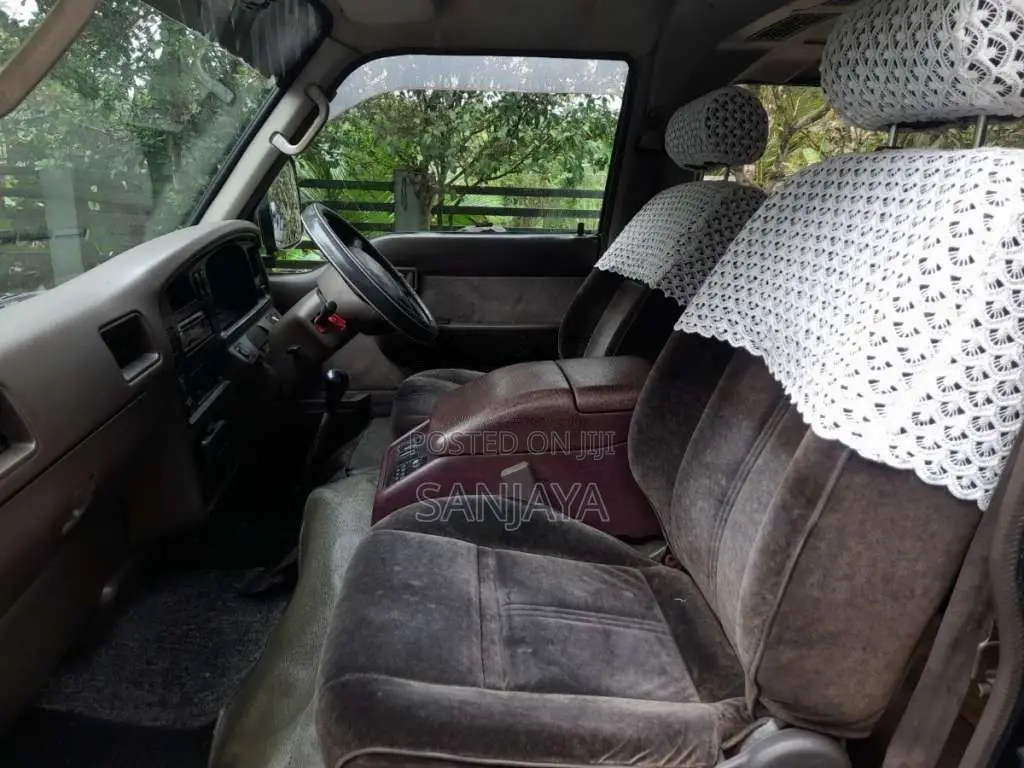 Nissan Caravan 2001 Van (Used)