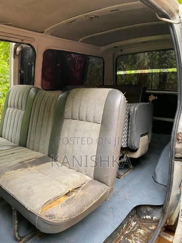 Toyota Hiace 1980 Van (Used)