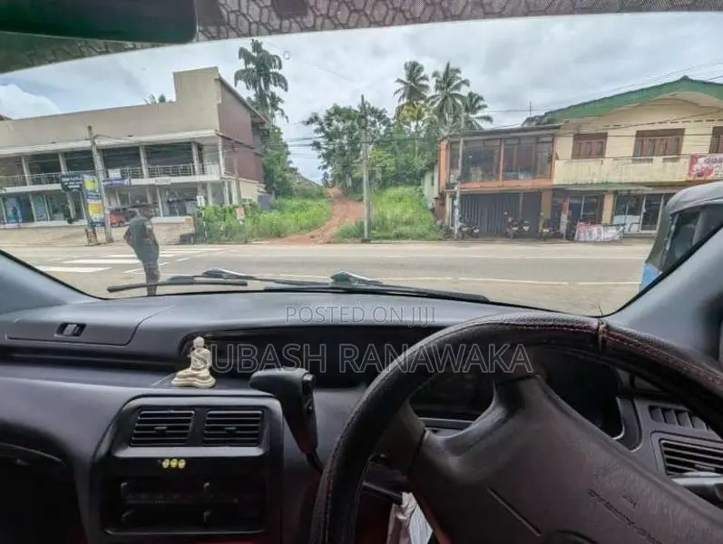 Toyota Noah CR42 1998 Van (Used)