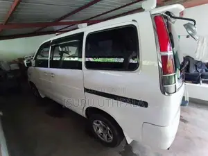 Toyota Noah CR42 1999 Van (Used)
