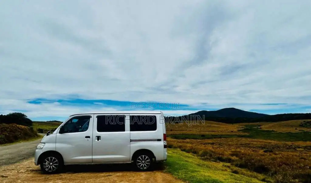 Toyota LiteAce 2012 Van (Used)
