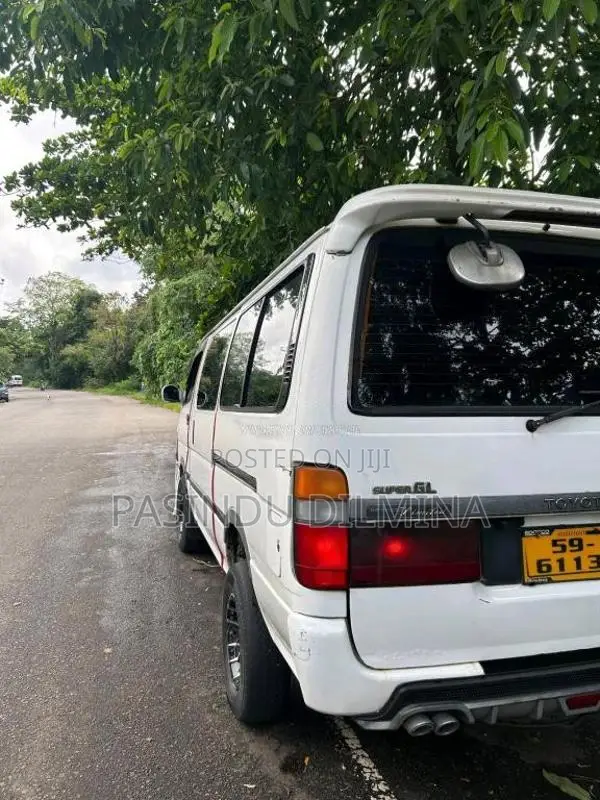 Toyota Dolphin 1996 Van (Used)