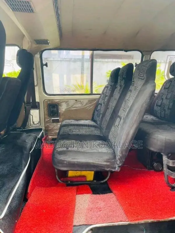 Toyota Shell 1991 Van (Used)