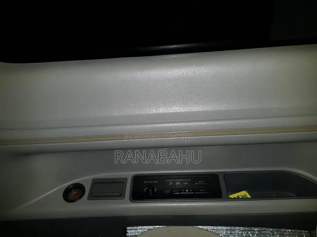 Toyota Noah KR42 2006 Van (Used)
