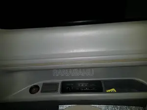 Toyota Noah KR42 2006 Van (Used)