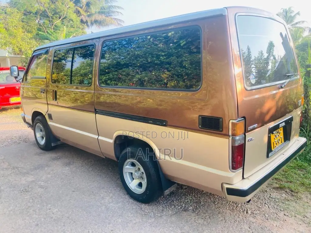 Toyota Shell 1984 Van (Used)