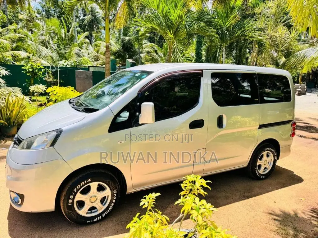 Nissan NV200 2011 Van (Used)