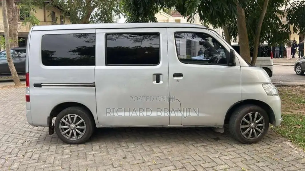 Toyota LiteAce 2012 Van (Used)