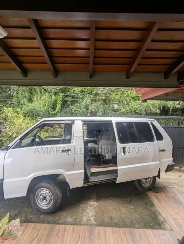Toyota CR27 1990 Van (Used)