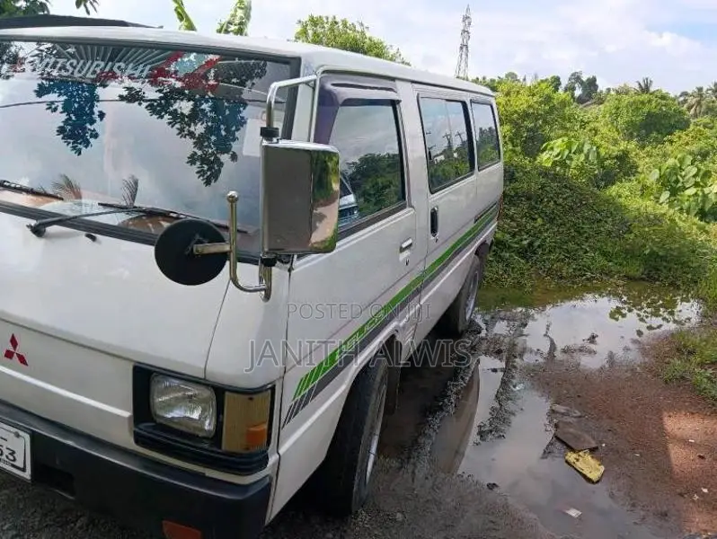 Mitsubishi L300 1984 Van (Used)