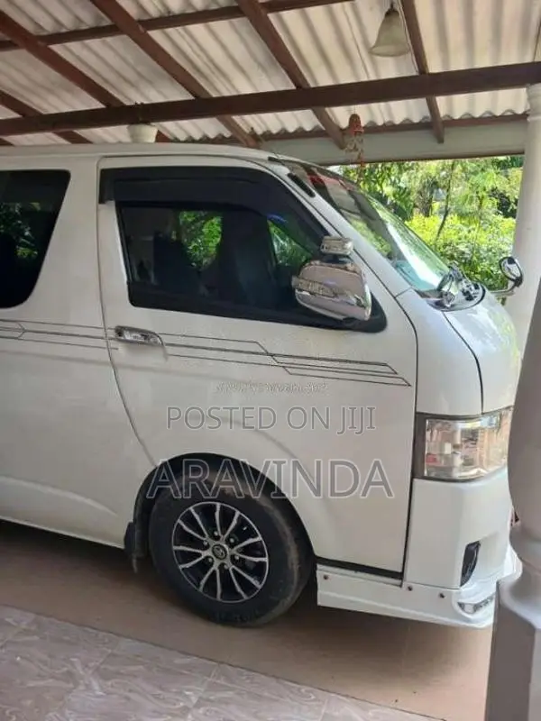 Toyota KDH 2005 Van (Used)