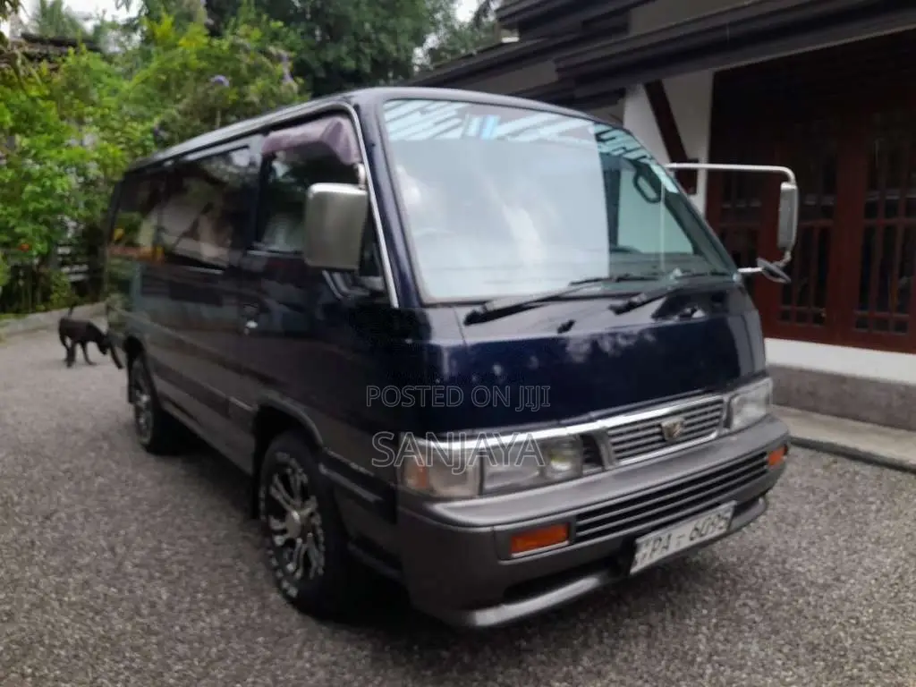 Nissan Caravan 2001 Van (Used)