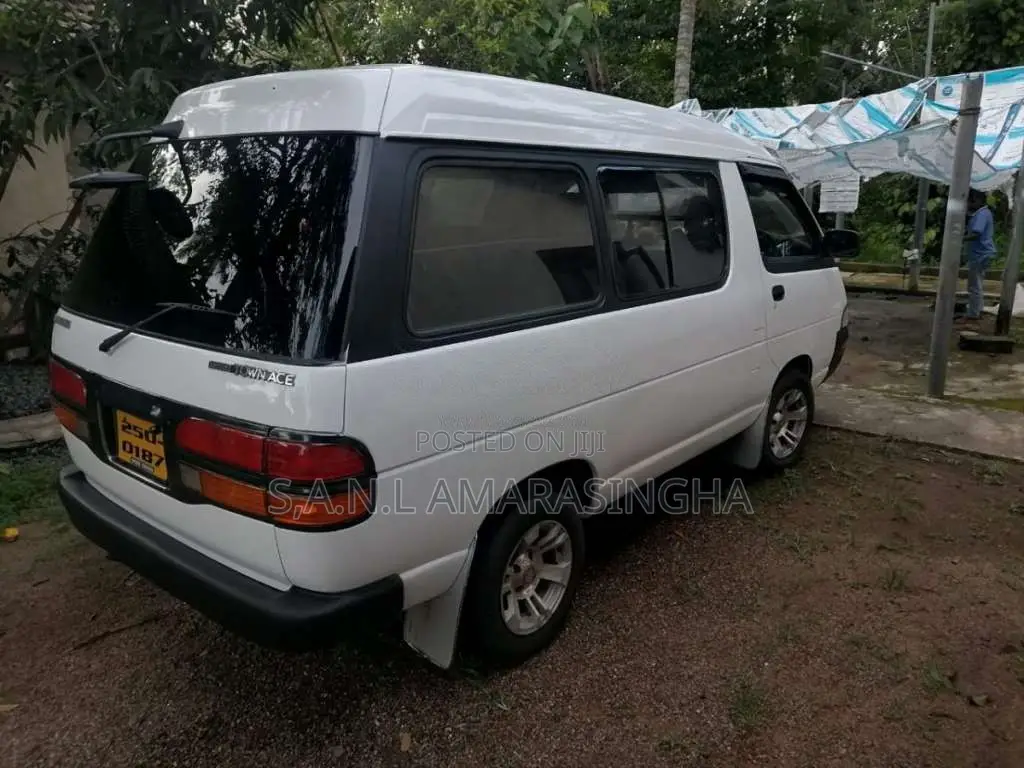 Toyota CR27 1992 Van (Used)