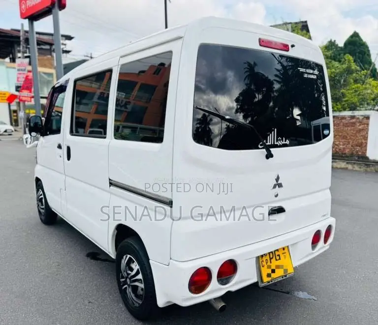 Mitsubishi MiniCab 2011 Van (Used)