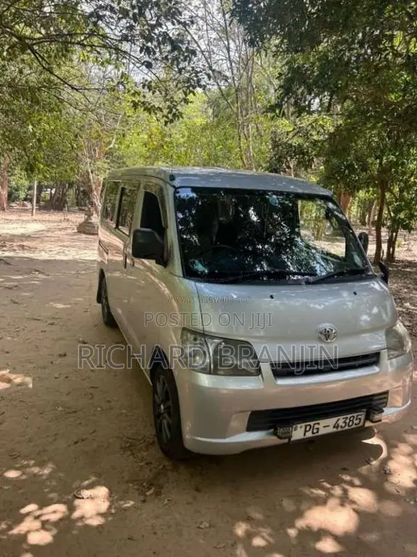 Toyota LiteAce 2012 Van (Used)