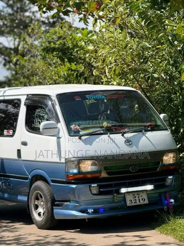 Toyota Dolphin 1991 Van (Used)