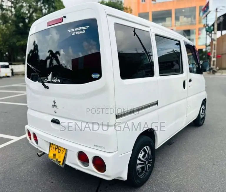 Mitsubishi MiniCab 2011 Van (Used)