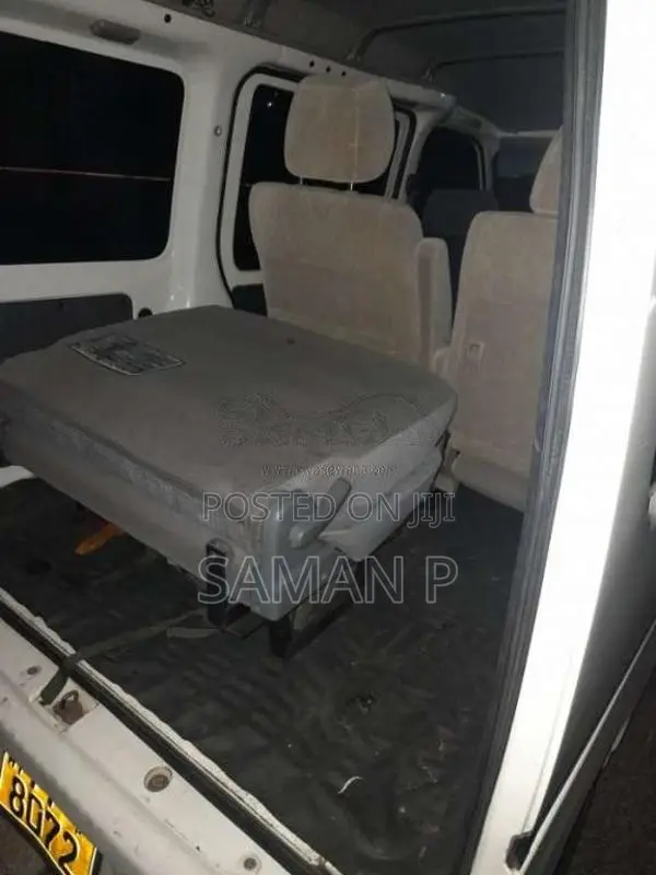 Daihatsu Hijet Cargo 2010 Van (Used)