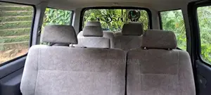 Nissan Caravan 2002 Van (Used)