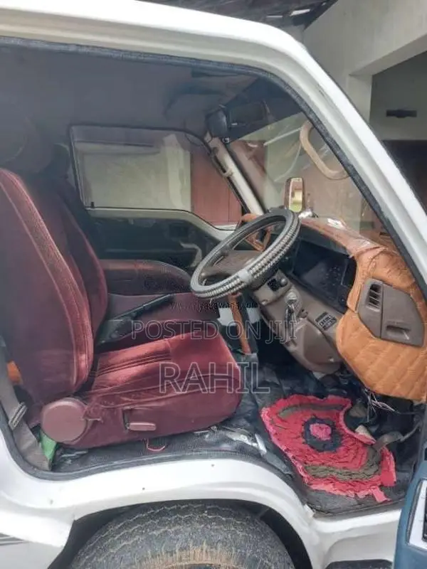 Nissan Caravan 1993 Van (Used)