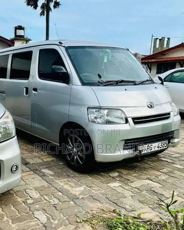 Toyota LiteAce 2012 Van (Used)