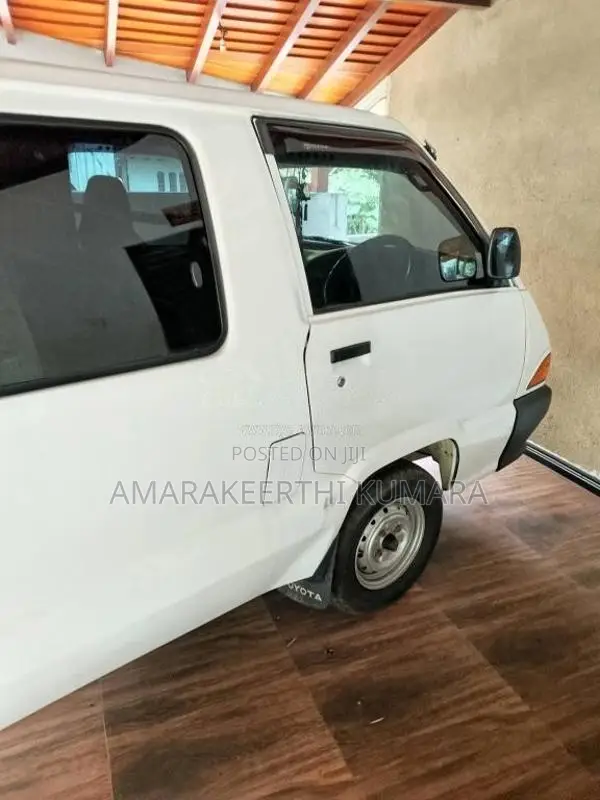 Toyota CR27 1990 Van (Used)