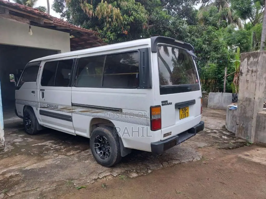 Nissan Caravan 1993 Van (Used)