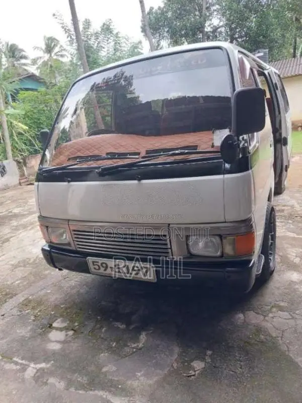 Nissan Caravan 1993 Van (Used)