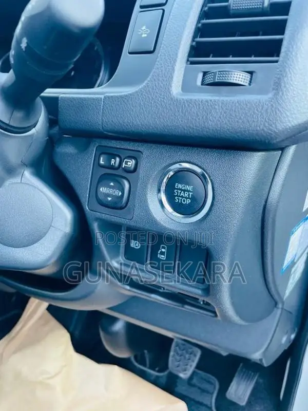 Toyota Hiace Kdh Gdh223 2023 Van Unregistered (Recondition)