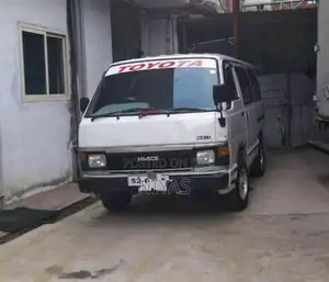 Toyota HIACE 1988 Van (Used)