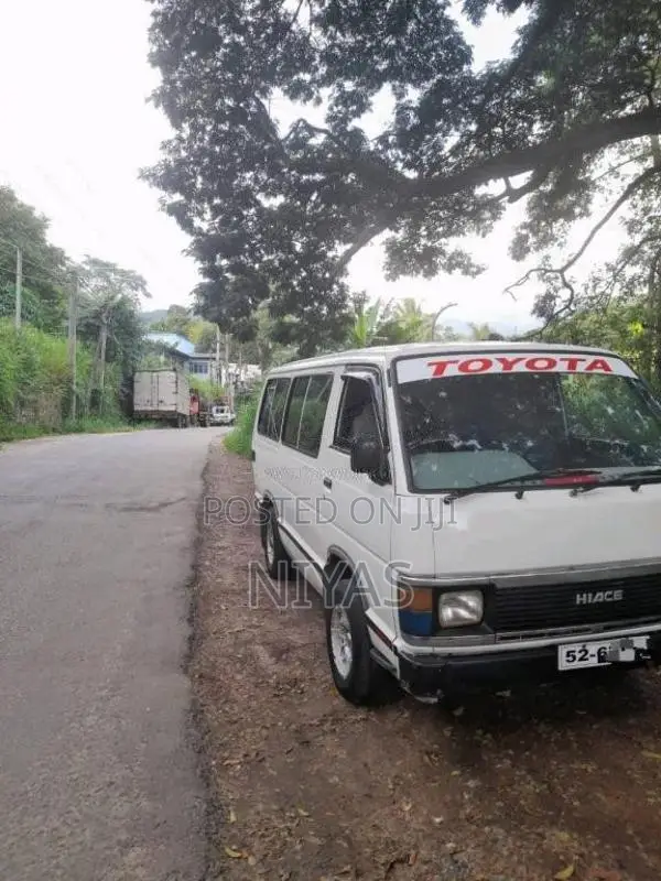 Toyota HIACE 1988 Van (Used)