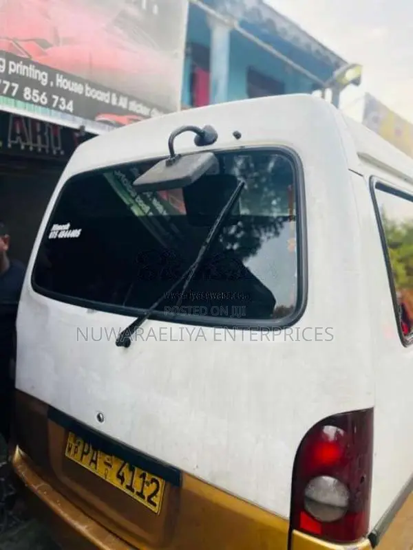 Hyundai H100 2000 Van (Used)