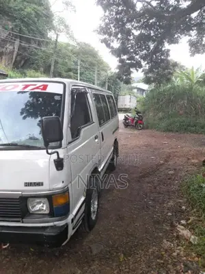Toyota HIACE 1988 Van (Used)