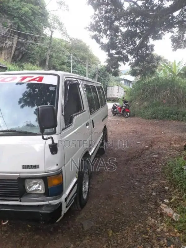 Toyota HIACE 1988 Van (Used)