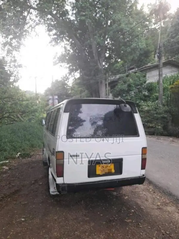 Toyota HIACE 1988 Van (Used)