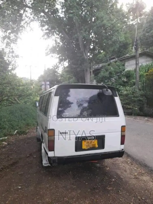 Toyota HIACE 1988 Van (Used)