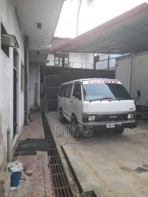 Toyota HIACE 1988 Van (Used)