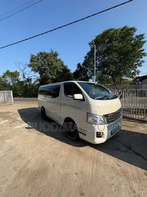 Nissan Caravan E26 2015 Van (Used)