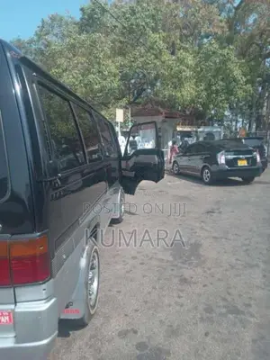 Nissan Caravan 1994 Van (Used)
